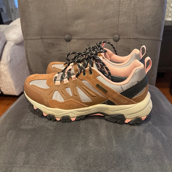 Women’s Skechers Selmen West Highland Waterproof Hiking Shoes Size 8.5 - Picture 2 of 6